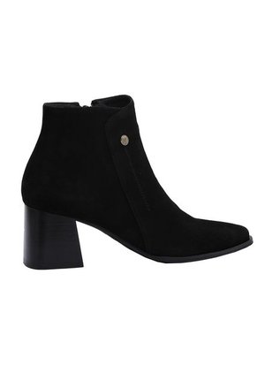 BOTIN LIHANA ANTE NEGRO