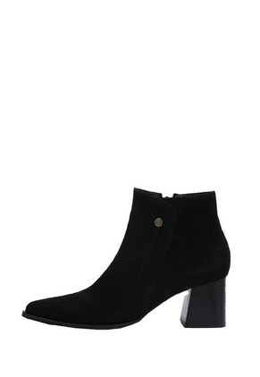 BOTIN LIHANA ANTE NEGRO
