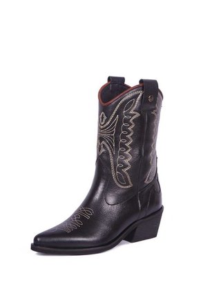 TEXANA SILVIA CUERO NEGRO