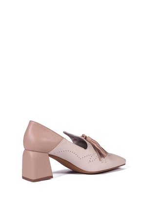 ZAPATO KOSOBO MARFIL X AREQUIPE