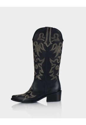 Texana Dionne Cuero Negro