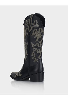 Texana Dionne Cuero Negro