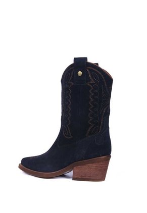 TEXANA SILVANA GAMUZA AZUL