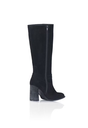 Bota Neffer Gamuza Negro