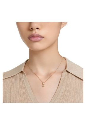 Colgante Stilla, Talla Cuadrada, Amarillo, Baño Tono Oro