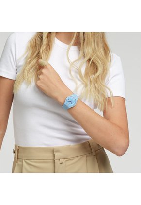 Relojes Swatch Unisex TRENDY LINES IN THE SKY. Silicona Azul SO28S704