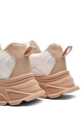 Tenis Mujer Marfil-Tabaco Tellenzi C2