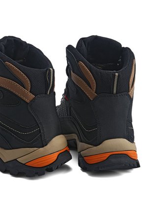 Bota Hombre Outdoor Negro-Arena Tellenzi B002