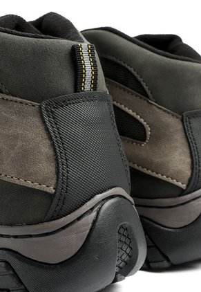 Bota Outdoor Hombre Verde Tellenzi 7-224