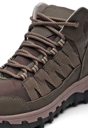 Bota Outdoor Mujer Verde Tellenzi 8-563