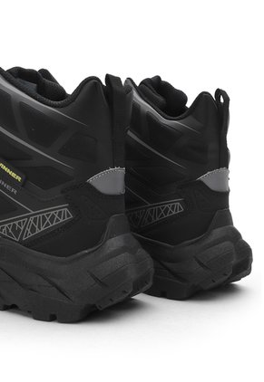 Bota Outdoor Hombre Negro Tellenzi 2679
