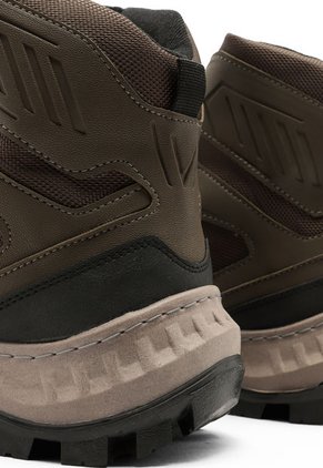 Bota Outdoor Hombre Verde Tellenzi 8-1180