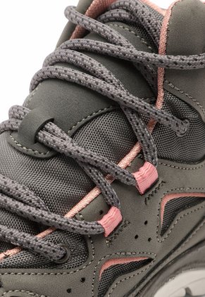 Bota Outdoor Mujer Gris-Rosa Tellenzi 2502