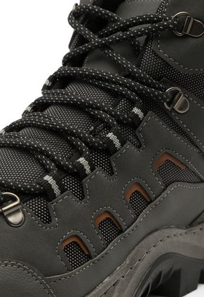 Bota Outdoor Hombre Gris Tellenzi 8-1213