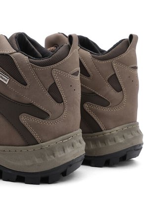 Bota Outdoor Hombre Arena Tellenzi 2673