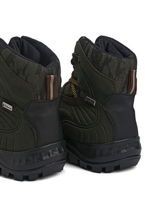 Bota Hombre Outdoor Verde Tellenzi 350