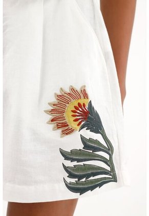 Tennis Bermuda Crudo Con Bordados Decorativos Para Mujer