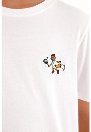 Camiseta Con Bordado Decorativo Blanca Para Niño