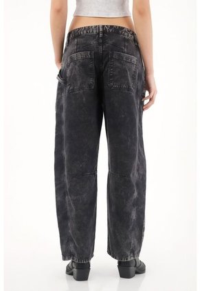 Tennis Jean Horseshoe De Tiro Bajo En Black Denim Para Mujer