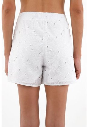 Tennis Bermuda En Ojalillo Blanca Para Mujer