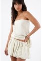 Tennis Falda Corta Para Mujer En Tejido Ligero Color Crema Silueta Globo Con Cintura Fruncida de Tennis
