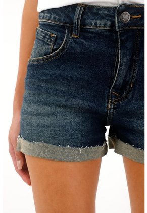 Tennis Bermuda Azul Con Arrugas 3D Para Mujer