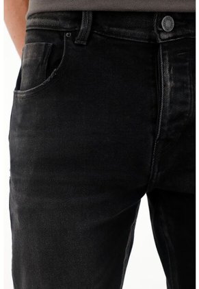 Tennis Jean Skinny De Tiro Medio Negro Para Hombre