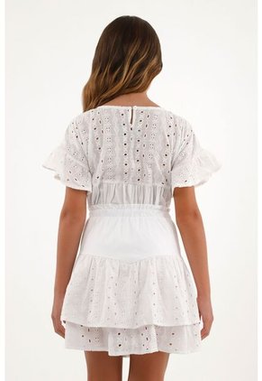 Falda Blanca Corta En Ojalillo Para Niña