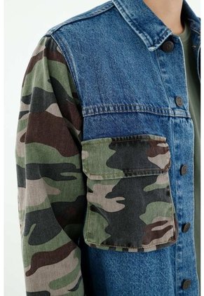 Chaqueta Azul Con Bolsillos Tipo Cargo Para Hombre