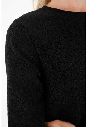 Tennis Buzo Negro Con Efecto Brillante Para Mujer