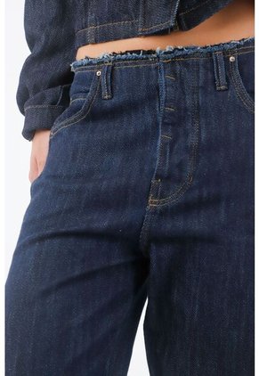 Tennis Jean Para Mujer En Denim Azul Oscuro Fit Holgado Con Cintura Desflecada