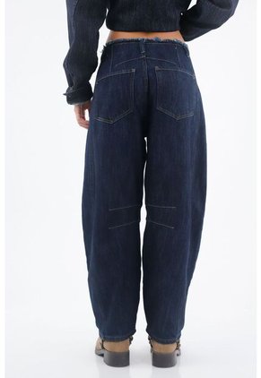 Tennis Jean Para Mujer En Denim Azul Oscuro Fit Holgado Con Cintura Desflecada