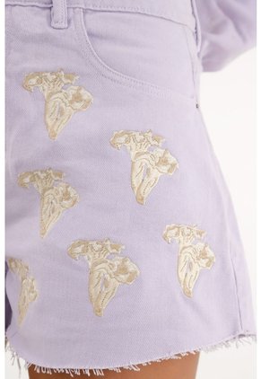 Short Morado Con Ruedo Al Corte Para Mujer