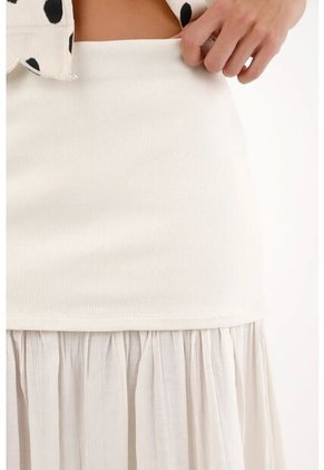 Tennis Falda Larga En Mix De Telas Crudo Para Mujer