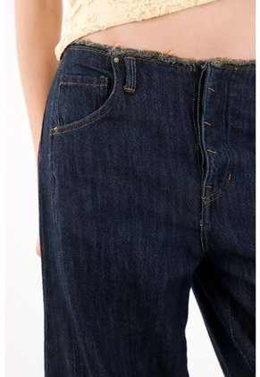 Tennis Jean Horseshoe Con Desflecado Raw Denim Para Mujer
