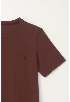 Camiseta Básica Con Raqueta Bordada Café Para Niño