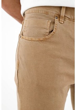 Pantalón Café Con Teñido Overdye Para Hombre