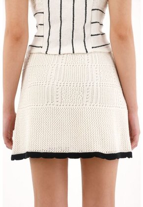 Tennis Falda Corta Con Ruedo En Contraste Para Mujer