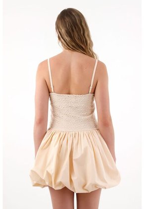 Tennis Vestido Corto De Escote Recto Crudo Para Mujer