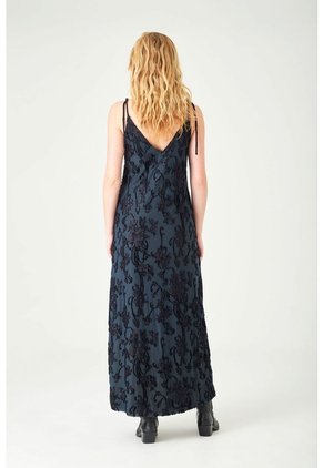 Tennis Vestido Largo Recto Con Textura Floral En Tela Azul Noche Para Mujer