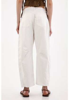 Tennis Jean Horseshoe Con Desflecado Crudo Para Mujer