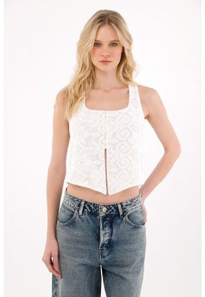 Camisa Tipo Chaleco En Tela Texturizada Crudo Para Mujer