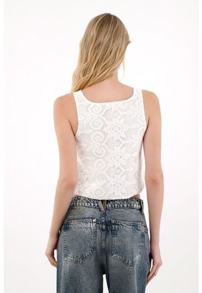 Camisa Tipo Chaleco En Tela Texturizada Crudo Para Mujer