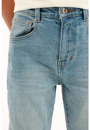 Jean Recto Tono Medio Claro Para Niño