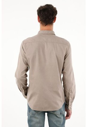 Camisa Manga Larga Con Raqueta Bordada Café Para Hombre