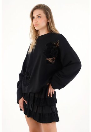 Tennis Buzo Negro Con Detalles Bordados Para Mujer