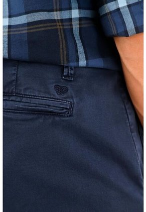 Tennis Pantalón Tipo Chino Azul Para Hombre
