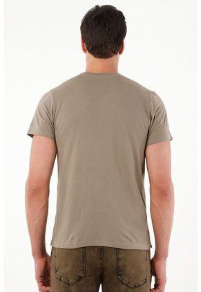 Camiseta Café Con Mini Bordado Para Hombre