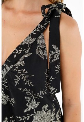 Tennis Vestido Negro Con Detalles Bordados Para Mujer