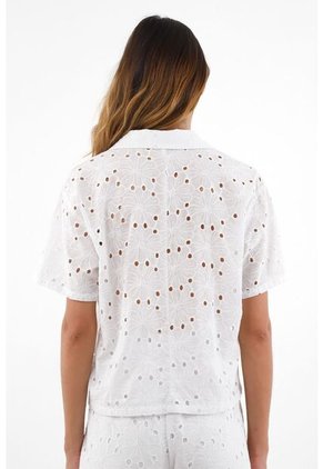 Camisa En Ojalillo Blanca Para Mujer